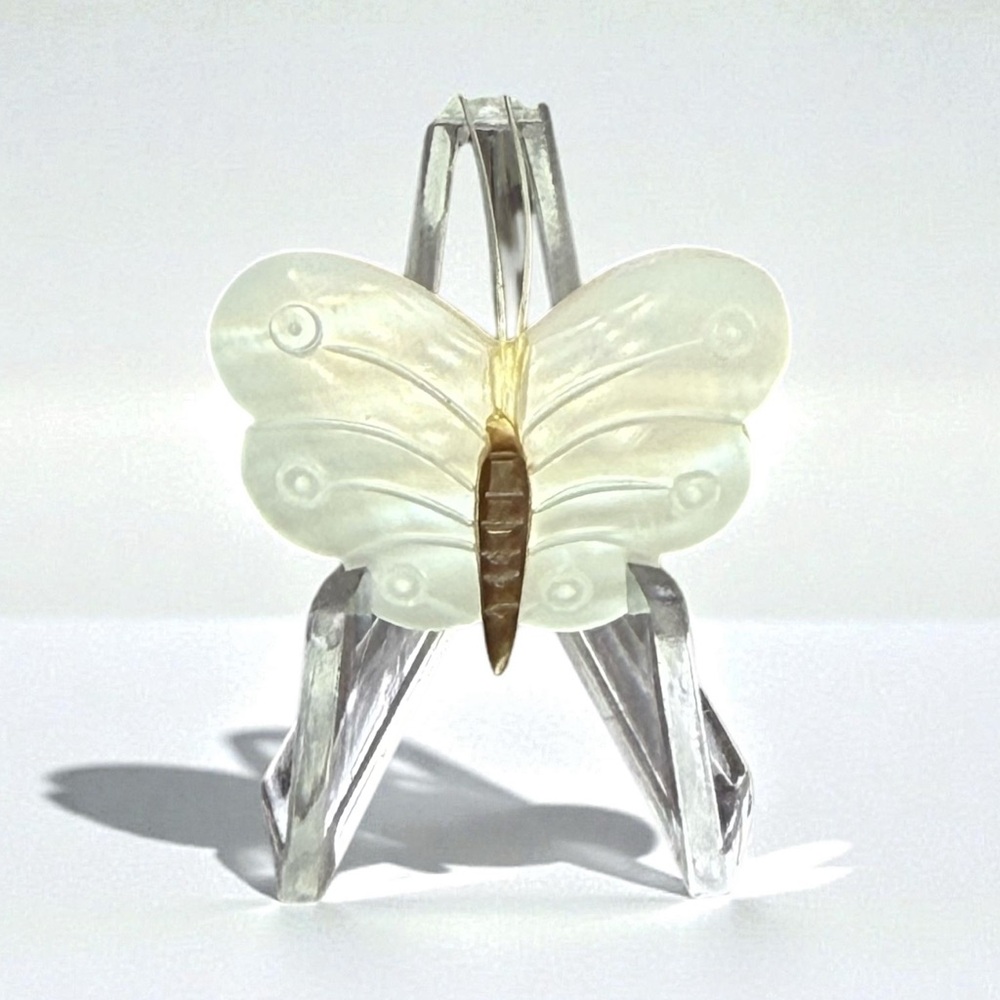 506. Hand Carved Vintage Mother of Pearl Butterflyโ Brooch Handmade